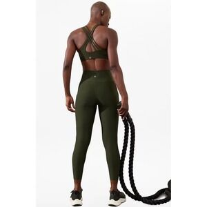 Athleta Olive Green Interval Stash 7/8 Tight Size Small 821389